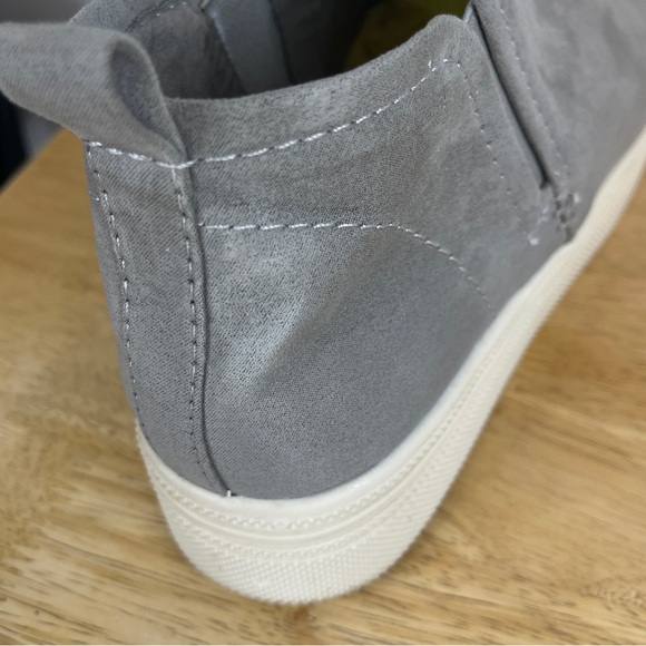 Dolce Vita Tate Gray Suede Platform Slip On Chunky Sneakers Size 8.5 - Picture 16 of 16